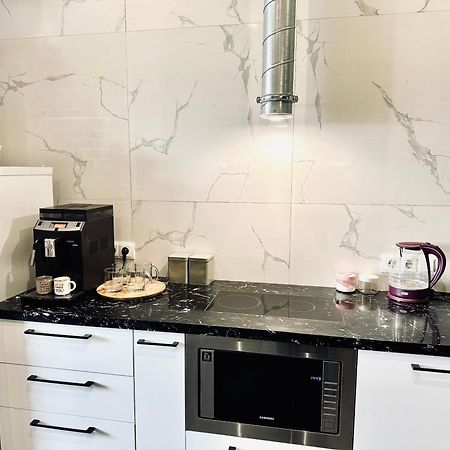 Modern Apartments With A Coffee Machine In The City Center, A View Of The City Rivne Luaran gambar