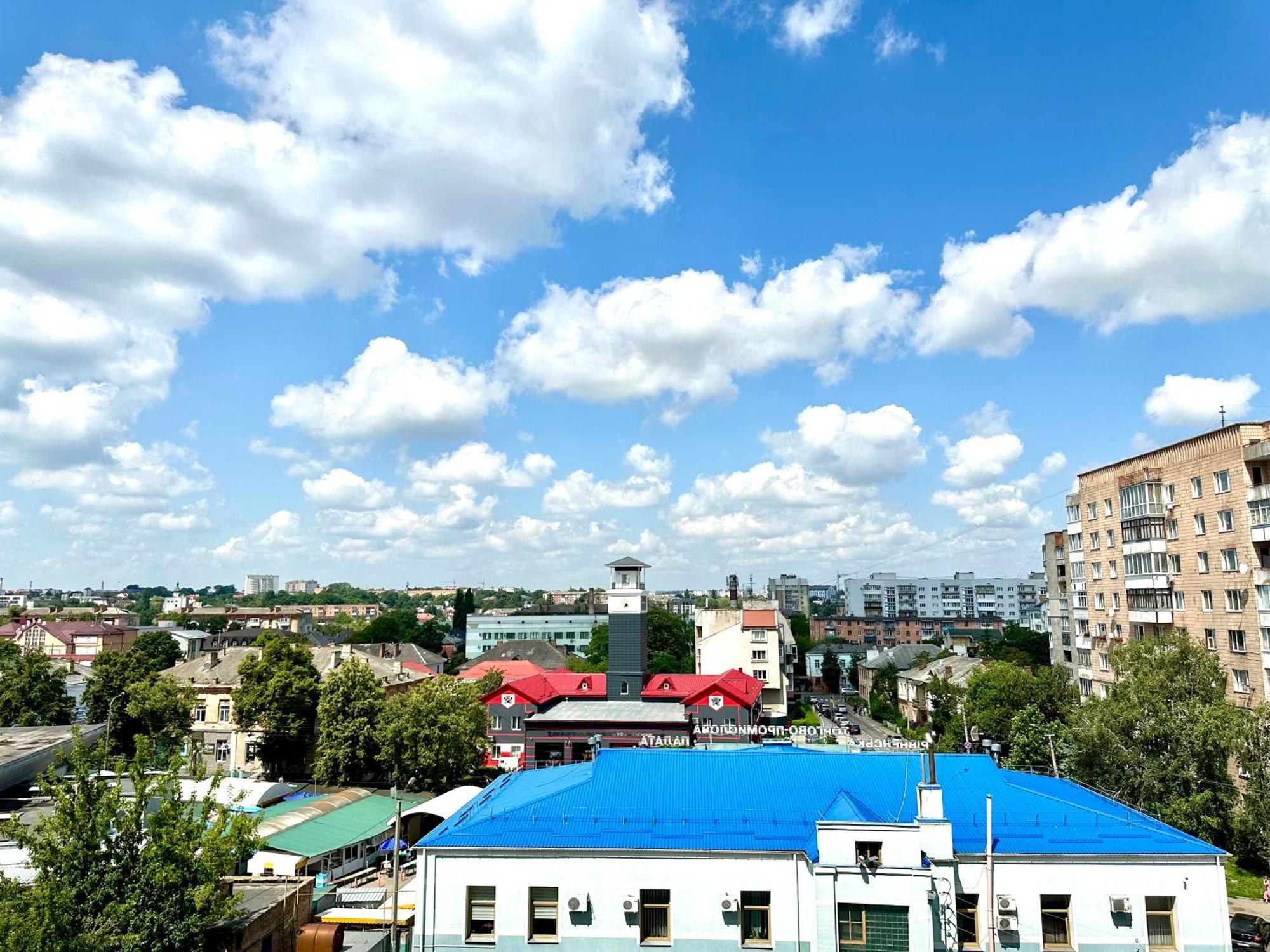 Modern Apartments With A Coffee Machine In The City Center, A View Of The City Rivne Luaran gambar