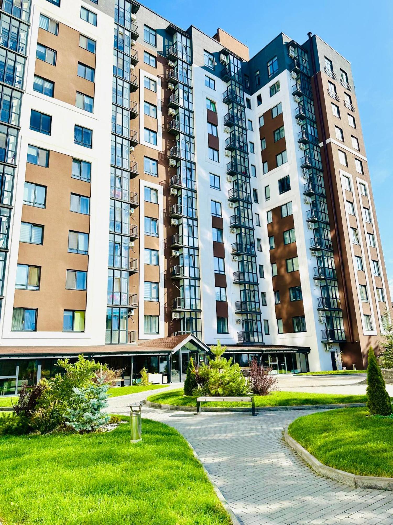 Modern Apartments With A Coffee Machine In The City Center, A View Of The City Rivne Luaran gambar