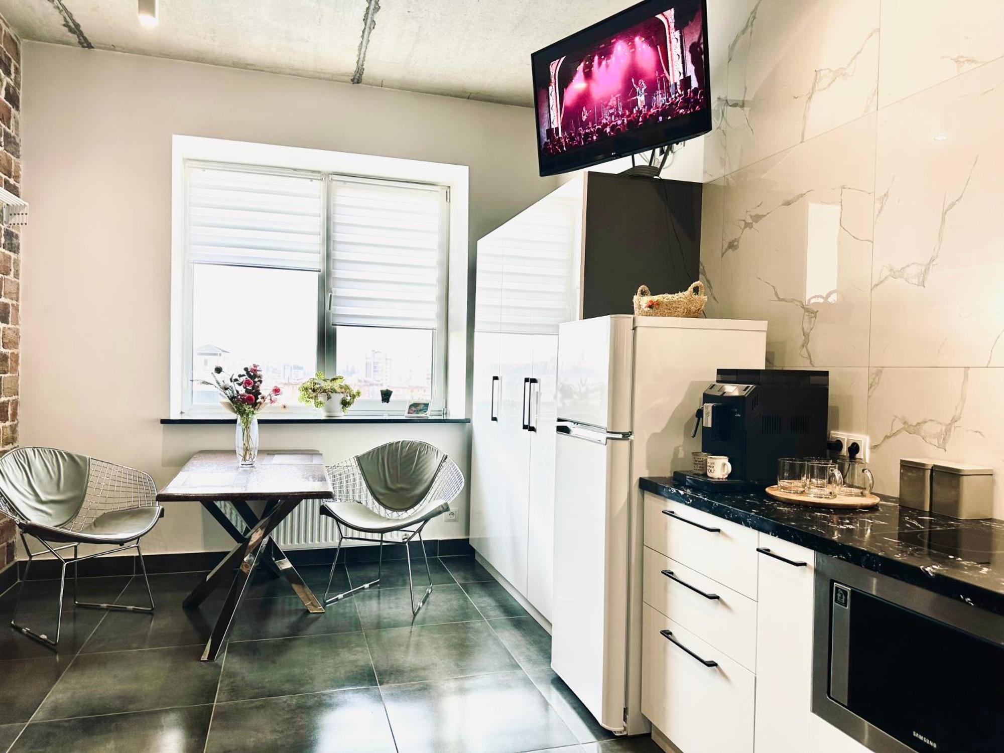 Modern Apartments With A Coffee Machine In The City Center, A View Of The City Rivne Luaran gambar