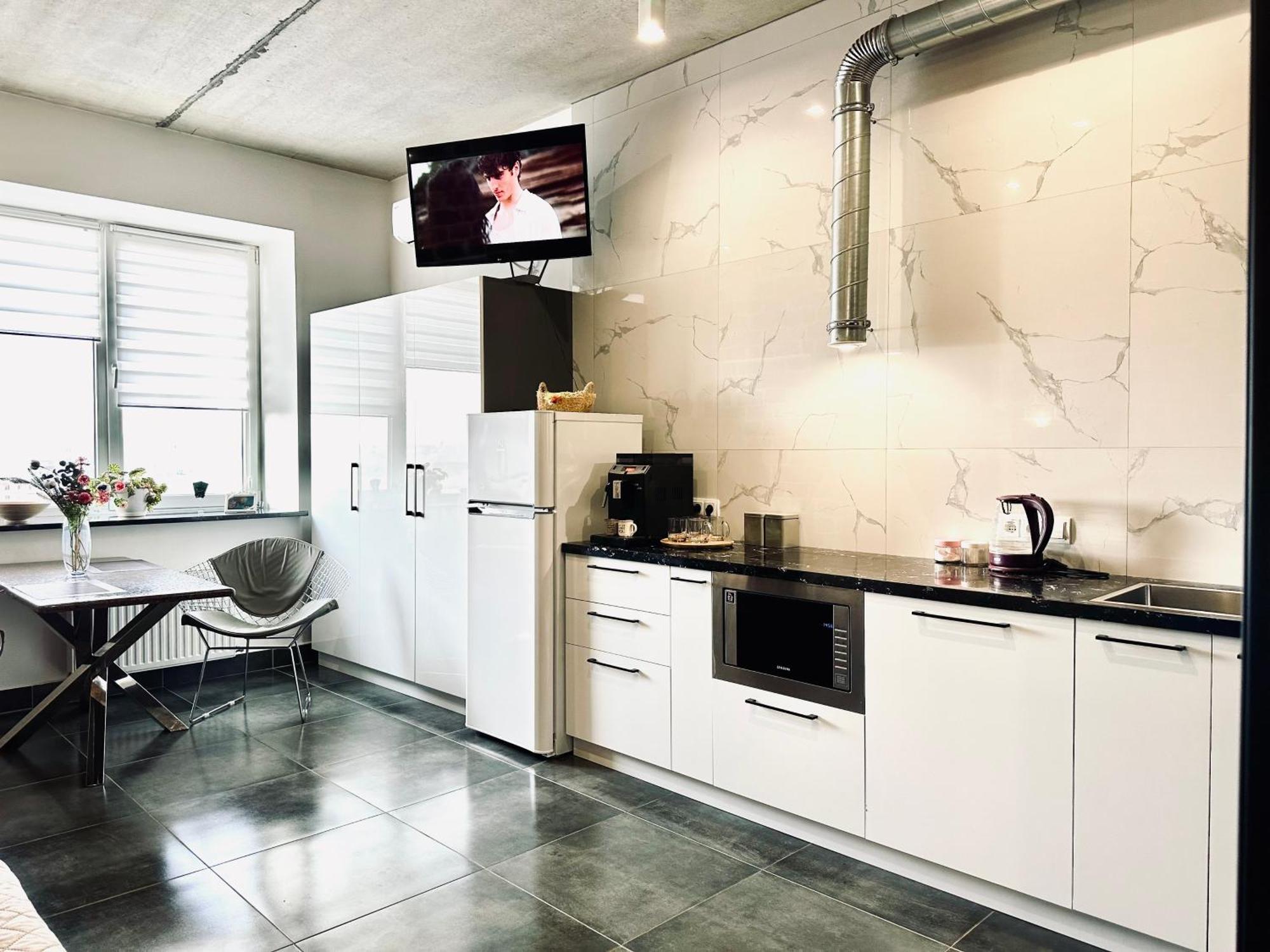 Modern Apartments With A Coffee Machine In The City Center, A View Of The City Rivne Luaran gambar