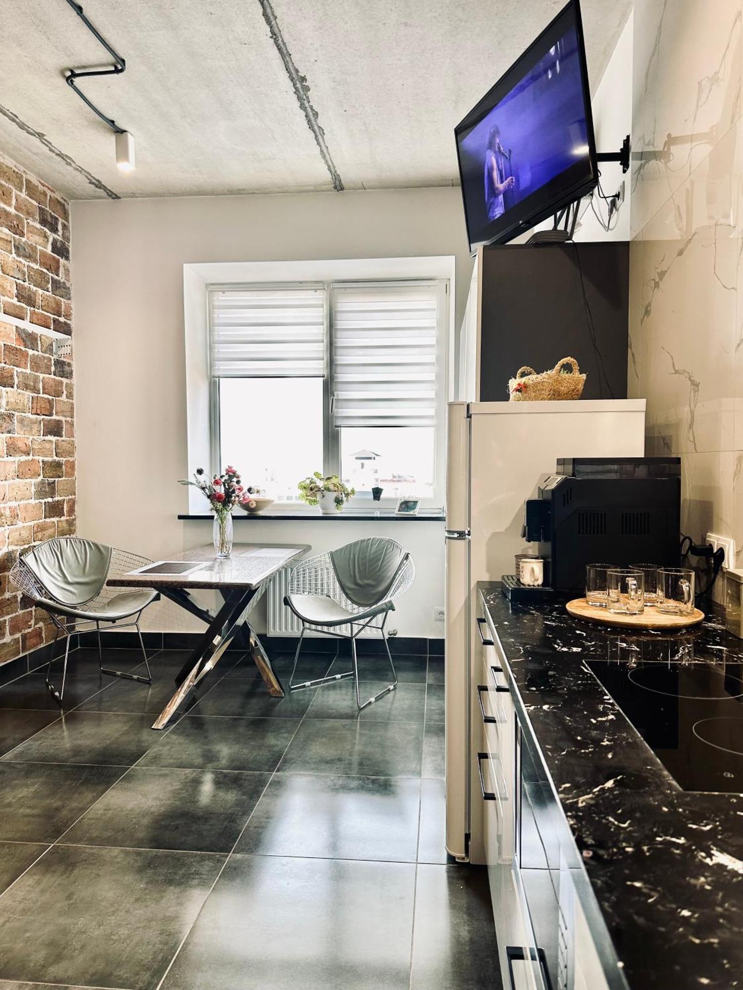 Modern Apartments With A Coffee Machine In The City Center, A View Of The City Rivne Luaran gambar