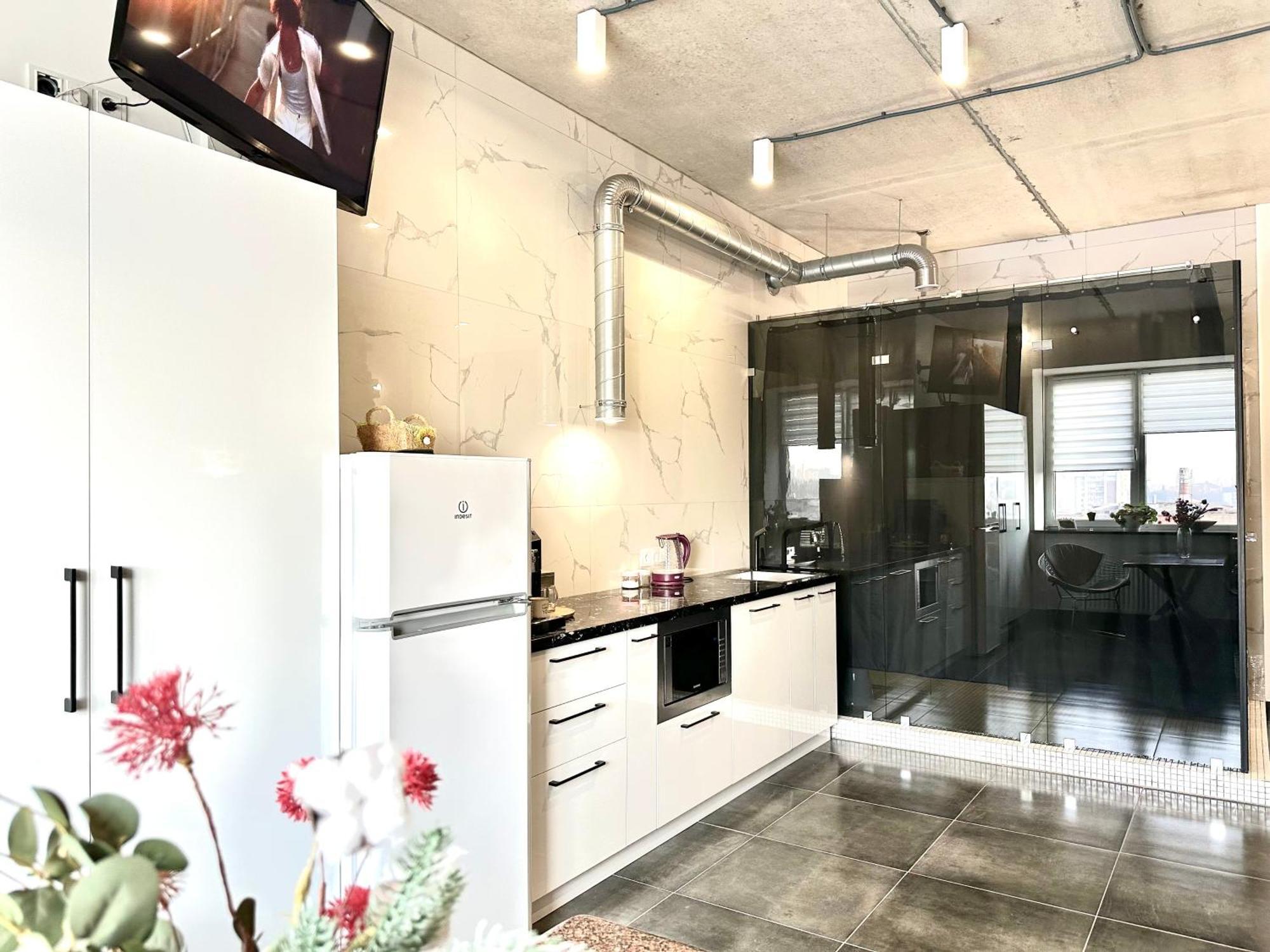 Modern Apartments With A Coffee Machine In The City Center, A View Of The City Rivne Luaran gambar